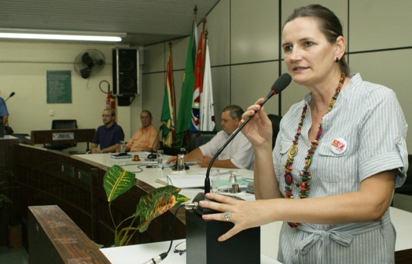 Câmara Municipal de Ijuí homenageia 90 anos do PCdoB Vermelho