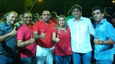 Talita Laci ganha novas adesões em Raposa e sua campanha cresce Vermelho