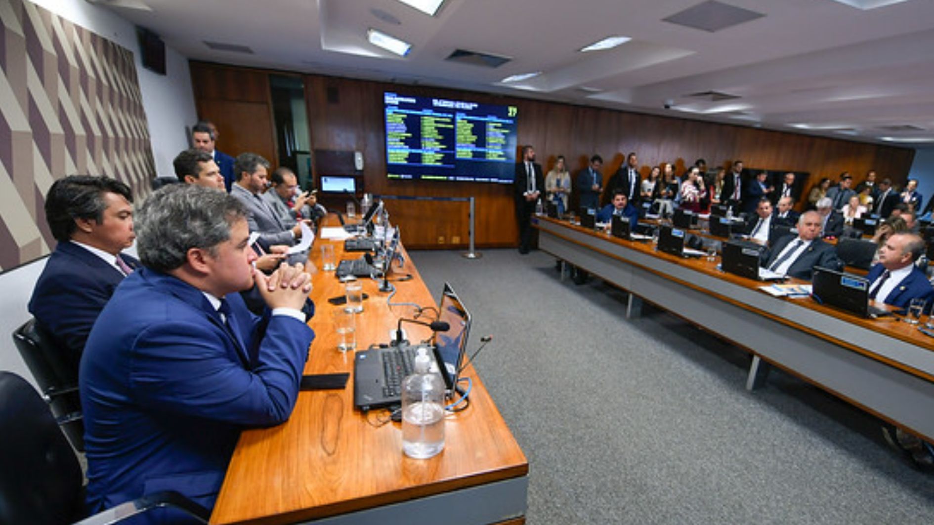 Em Retalia O Ao Stf Ccj Do Senado Aprova Pec Que Criminaliza Posse De