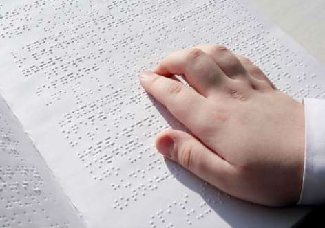 Saiba a importância da alfabetização em braille para os deficientes visuais  