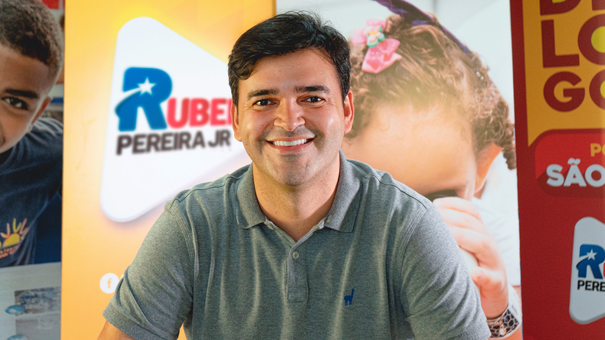 Com apoio de Lula e Dino, Rubens Junior tem 20,6% das intenções de voto - Vermelho