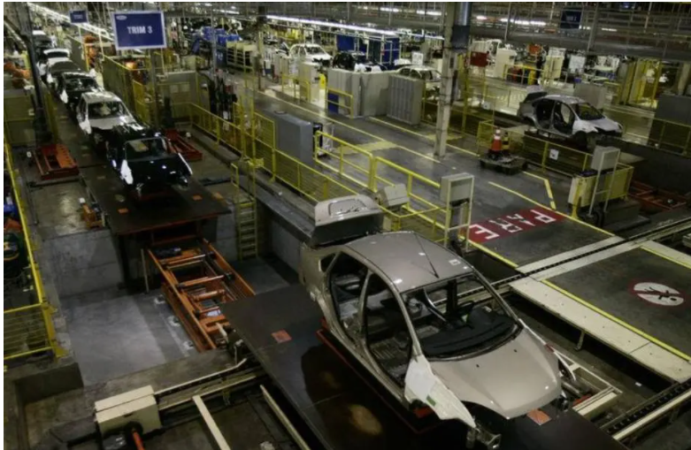 Ford anuncia fechamento de fábricas e 5 mil demissões no Brasil - Vermelho