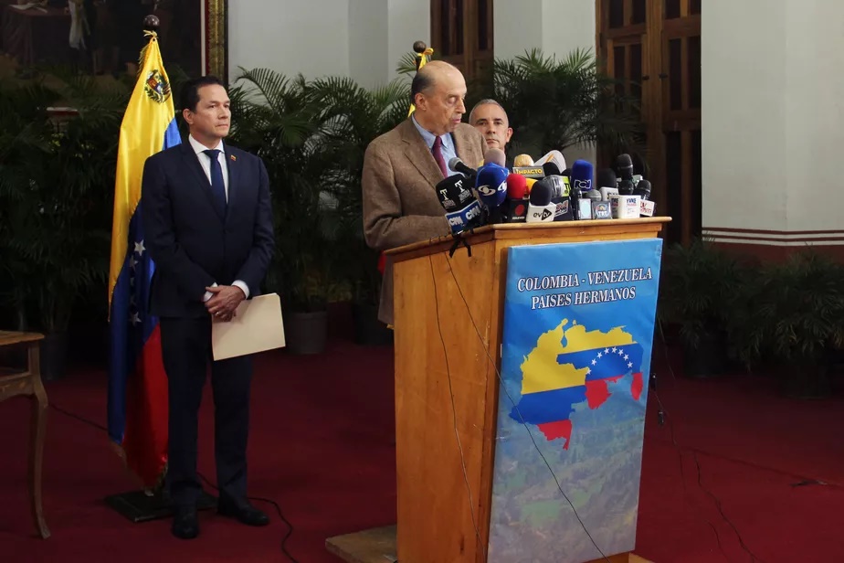 Colômbia Anuncia Retomada De Relações Com Venezuela Vermelho 6735