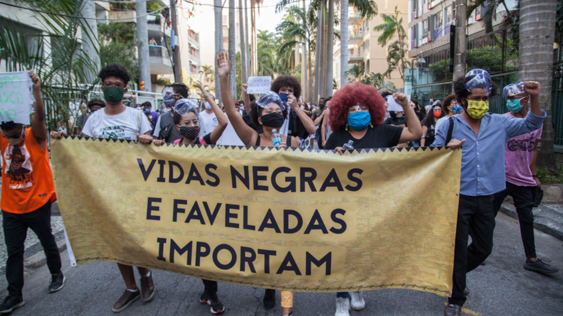 Copa reaviva memória da luta antirracista - Vermelho