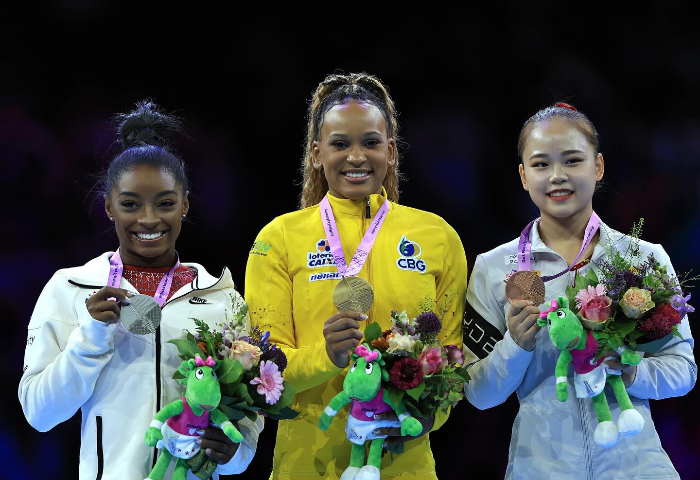 Seleção brasileira de ginástica feminina conquista inédita medalha de prata  no Mundial