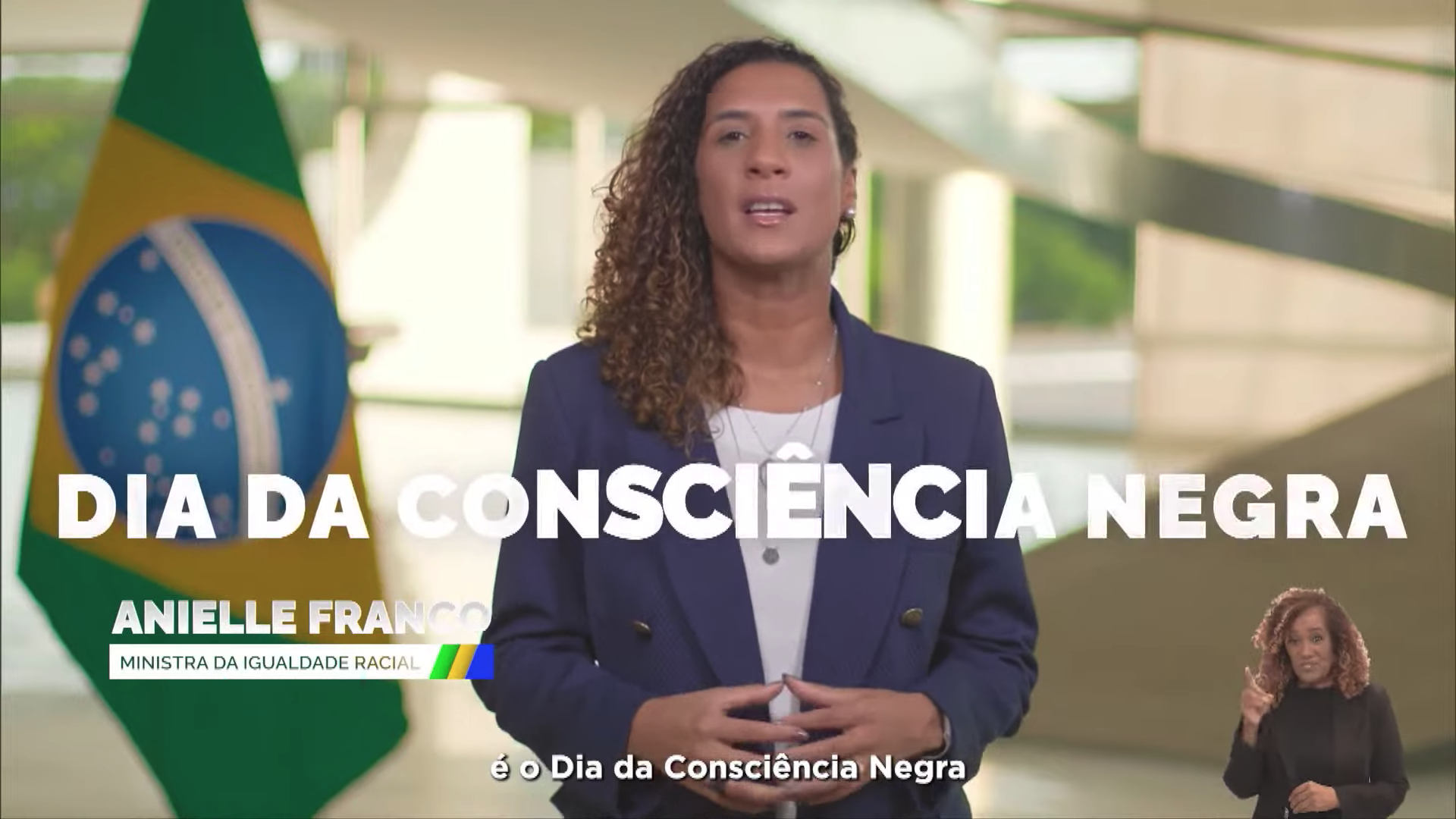 Copa reaviva memória da luta antirracista - Vermelho