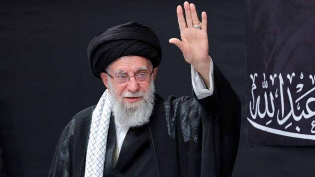 Ali Khamenei, líder supremo do Irã, é assassinado em ataque ordenado por Trump e Netanyahu