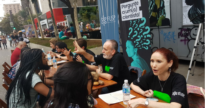 Uma conversa sobre divulgação científica