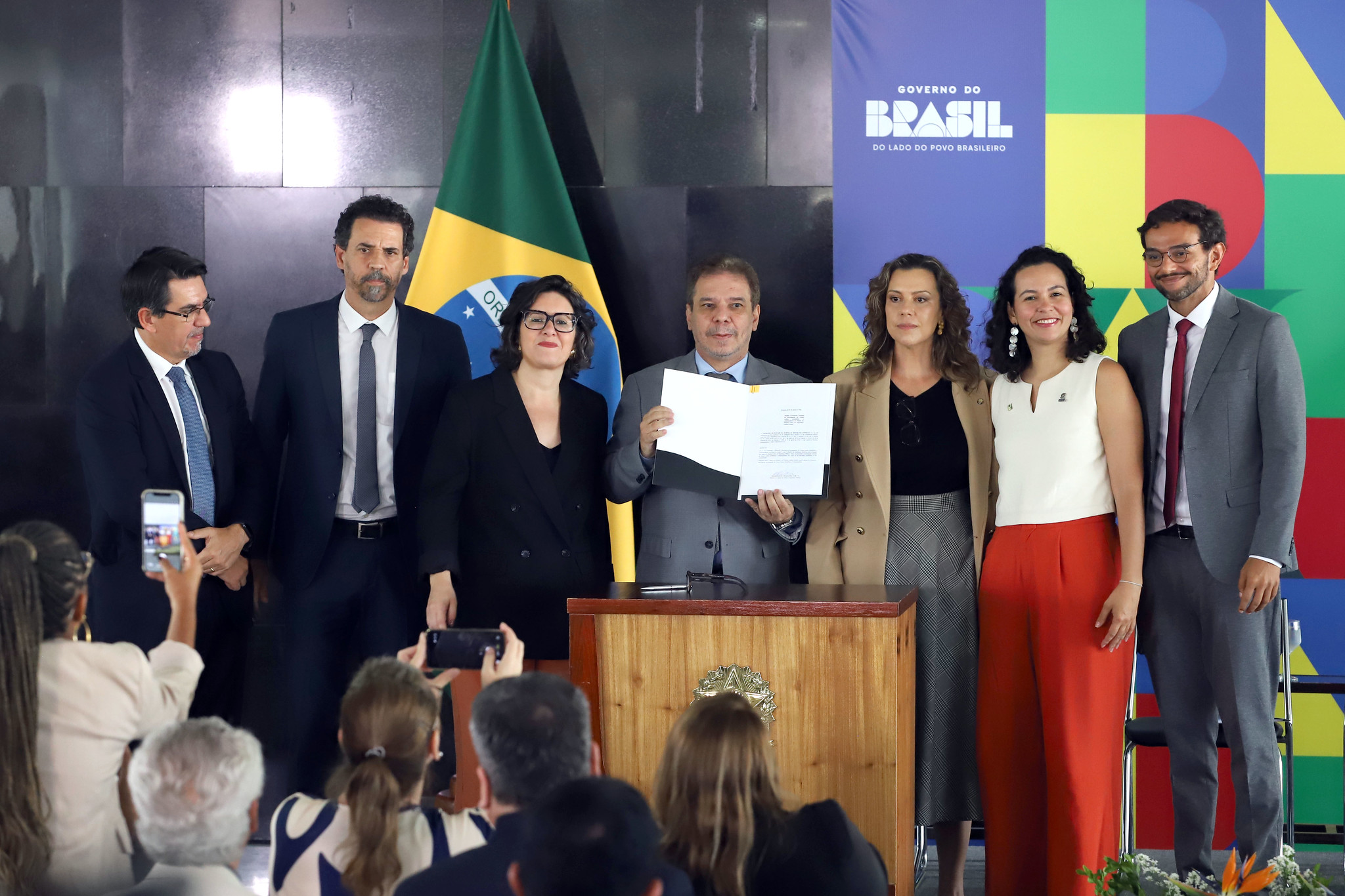 Governo federal cria protocolo para investigar crimes contra jornalistas