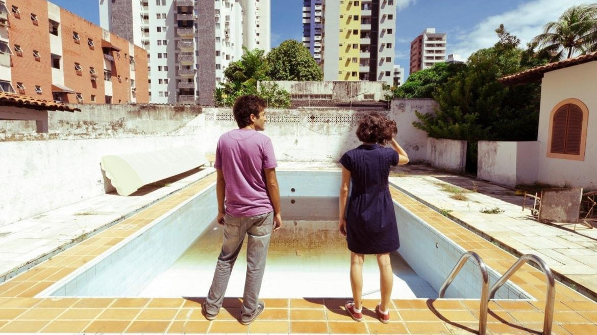 O ruído como arquitetura invisível em “O Som ao Redor”