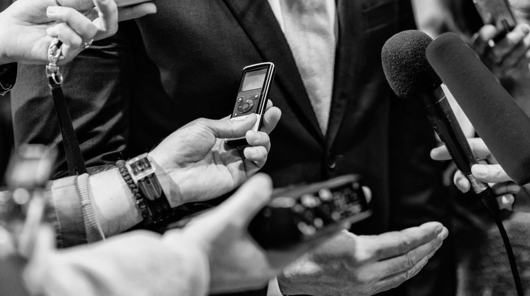 Dia do Jornalista: a permanente disputa entre a verdade e a propaganda imperialista