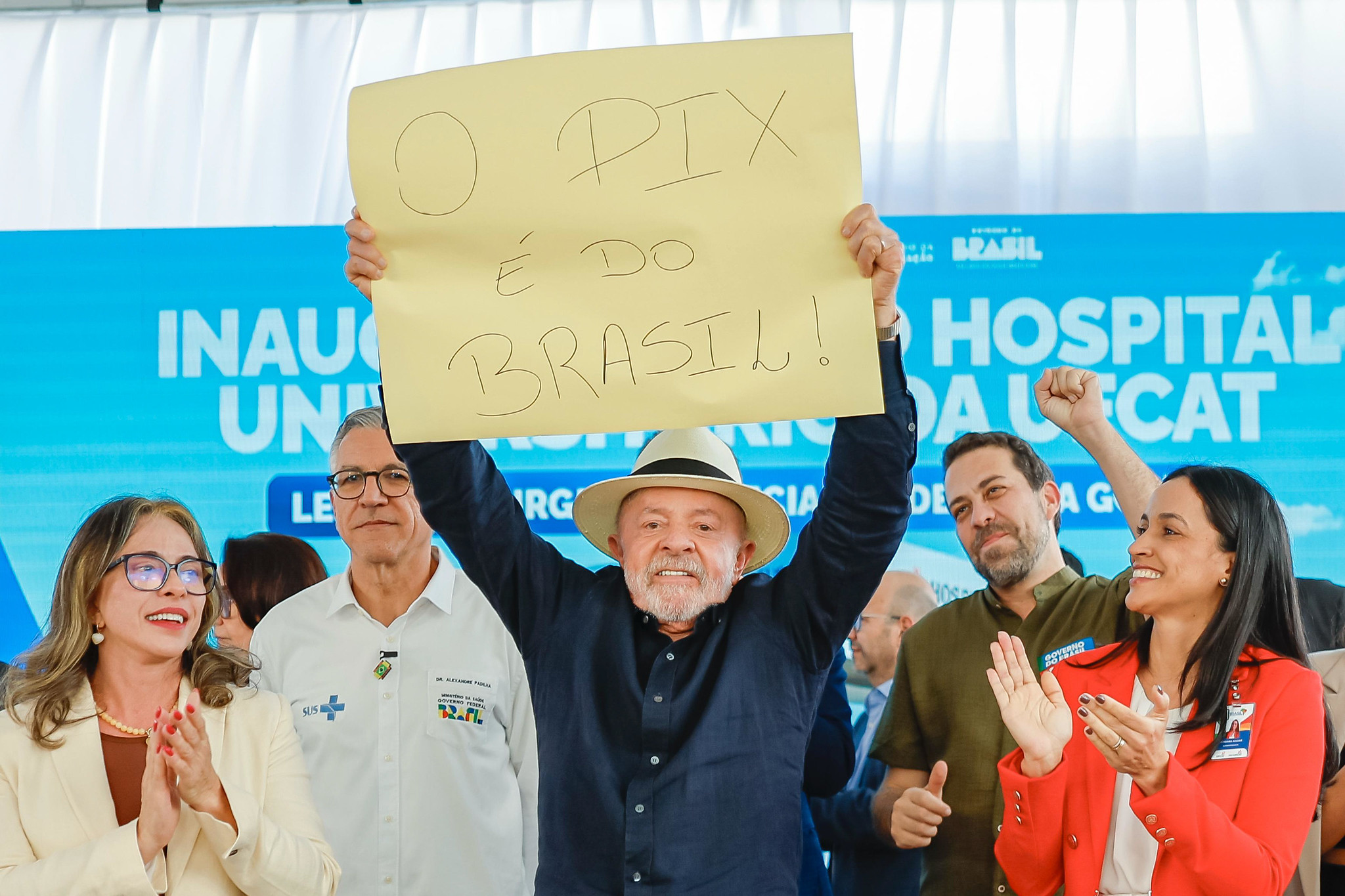 Com defesa do Pix, Lula inaugura hospital e Instituto Federal