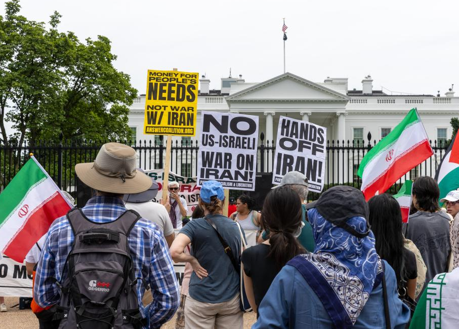 Congresso desafia Trump e expõe desgaste da guerra contra o Irã entre republicanos